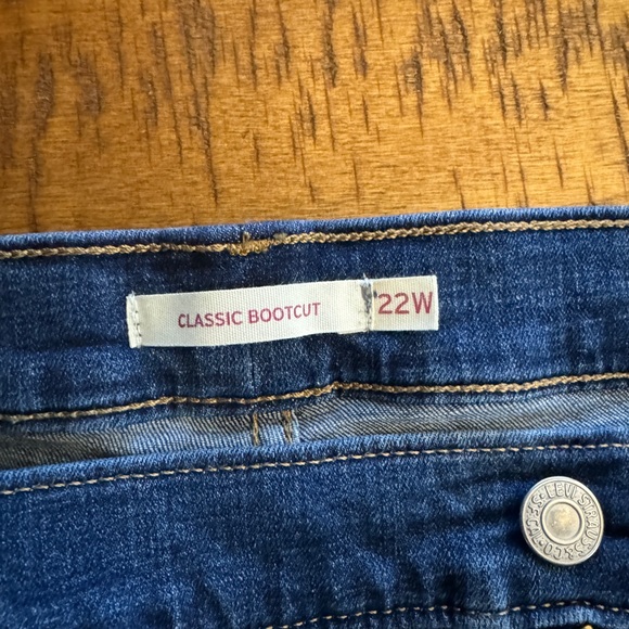 Levi’s classic boot cut jeans - Picture 3 of 4